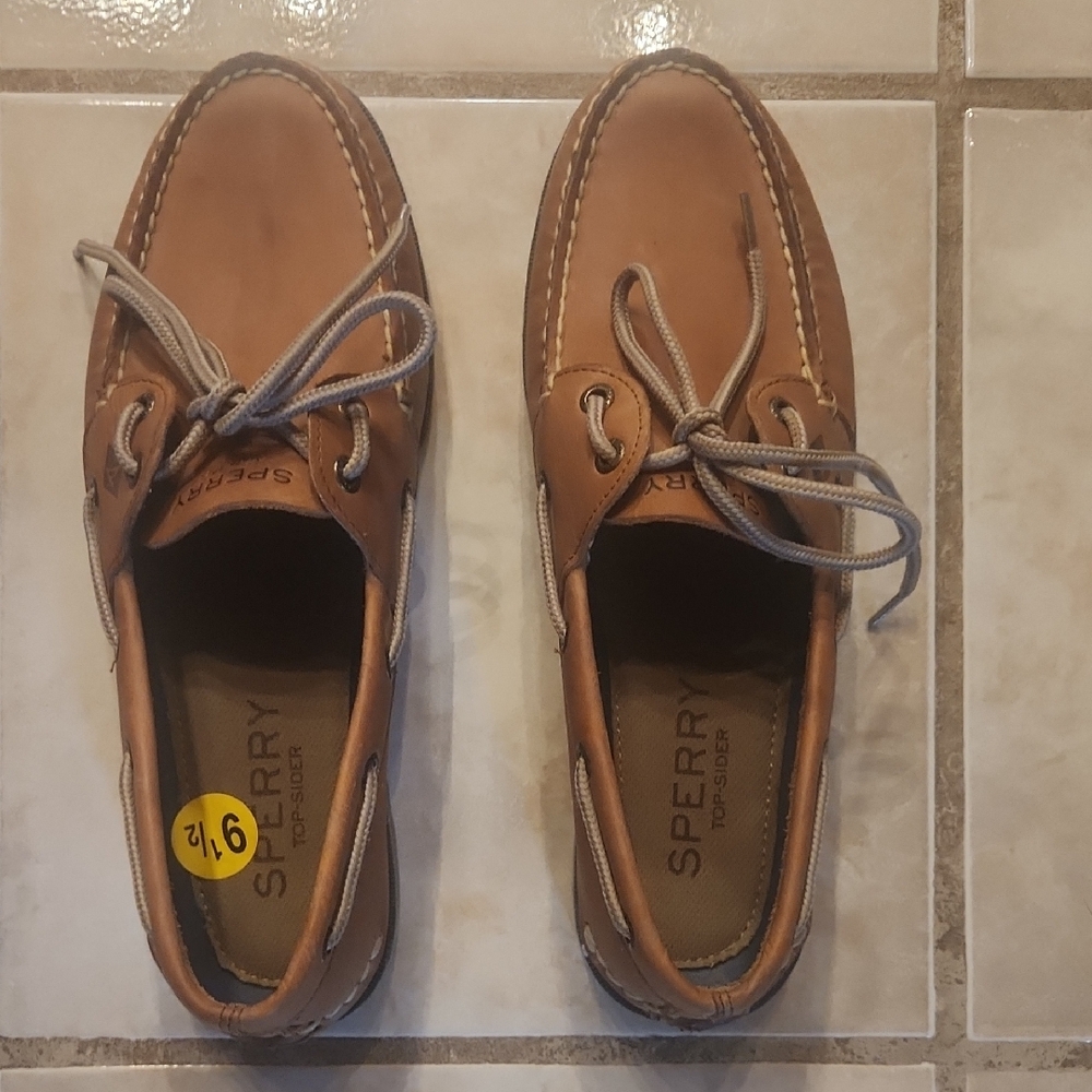 Sperry Men's Tan Leather Boat Shoes